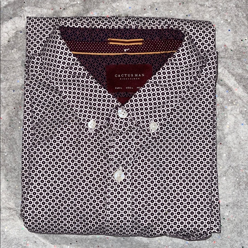 Men long sleeve dress shirt . Size L